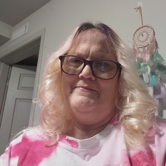 Meet your Posher, Anne - Picture 2 of 2